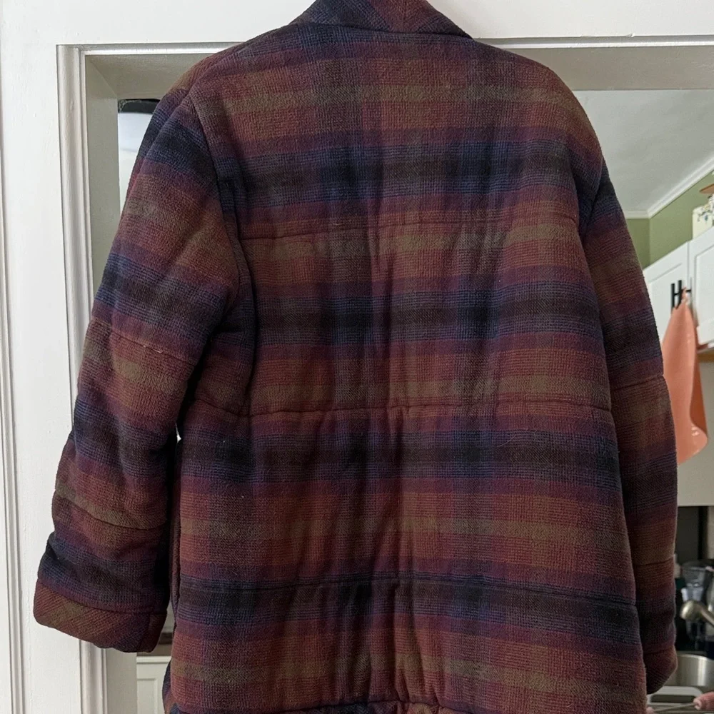 Aritzia Wilfred 100% cotton down jacket. Size small. Beautiful plaid color - Picture 3 of 3
